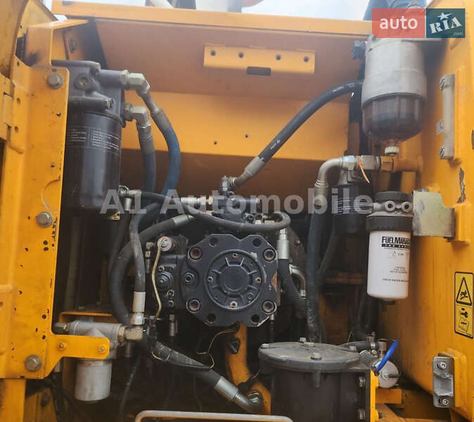Колесный экскаватор JCB JS 175 2008 в Киеве