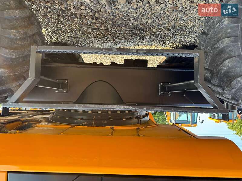Колесный экскаватор JCB JS 175 2007 в Черновцах