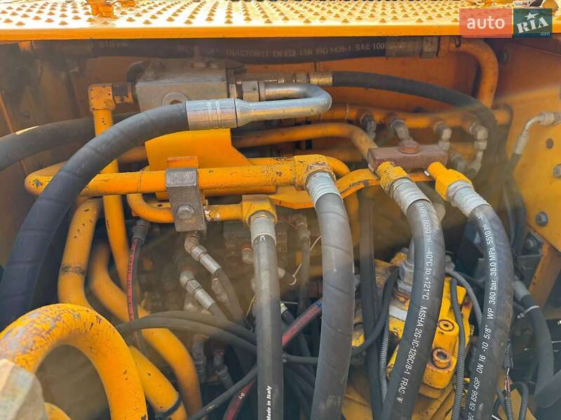 Колесный экскаватор JCB JS 175 2007 в Черновцах