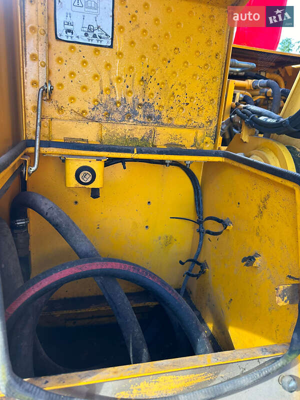 Колесный экскаватор JCB JS 175 2008 в Киеве