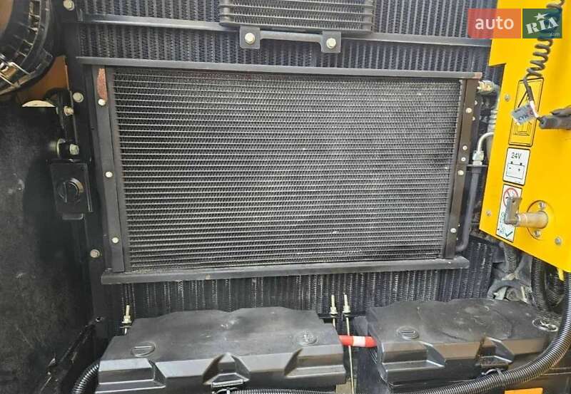 Колесный экскаватор JCB JS 175 2020 в Киеве