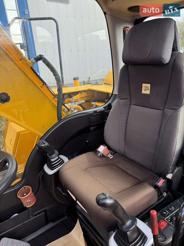 Колесный экскаватор JCB JS 175 2015 в Виноградове