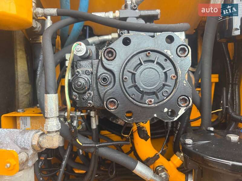 Колесный экскаватор JCB JS 175 2008 в Пасеки-Зубрицкие