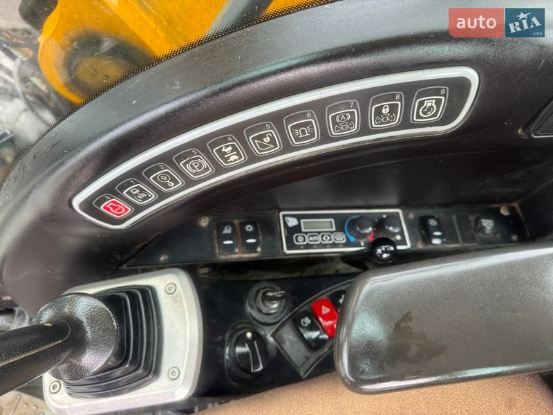 Колесный экскаватор JCB JS 175 2011 в Львове