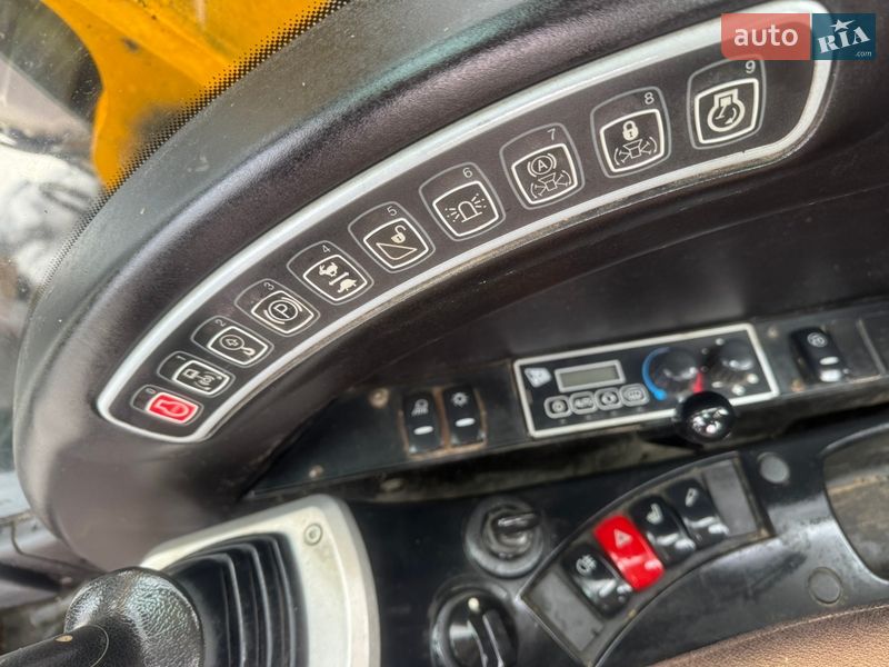 Колесный экскаватор JCB JS 175 2011 в Львове