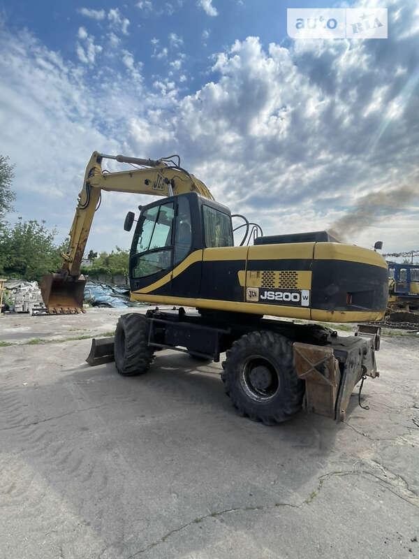 Колесный экскаватор JCB JS 200 2006 в 