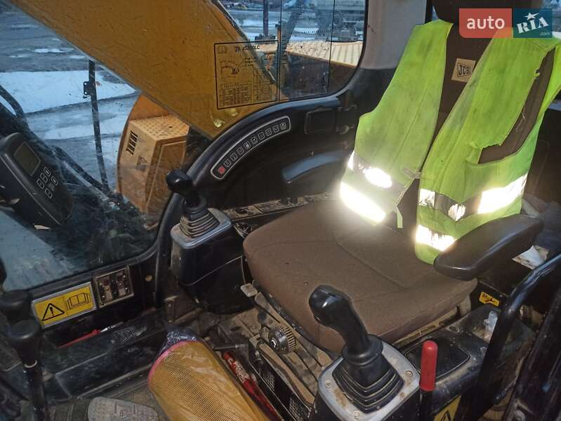 Гусеничний екскаватор JCB JS 200 2012 в Рокосове