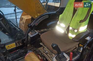 Гусеничный экскаватор JCB JS 200 2012 в 