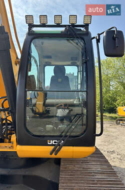 Гусеничный экскаватор JCB JS 200 2012 в 