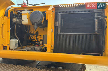 Гусеничный экскаватор JCB JS 200 2012 в 