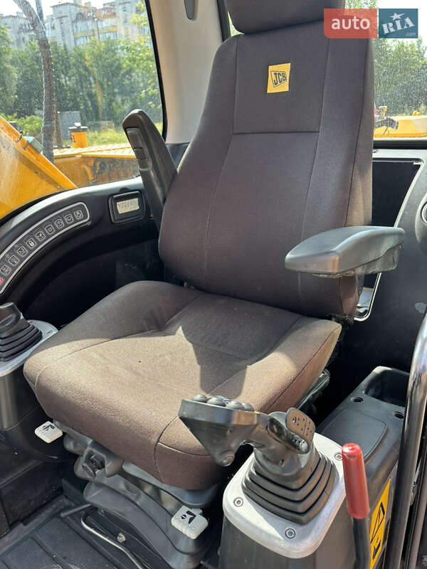 Гусеничный экскаватор JCB JS 200 2012 в Львове