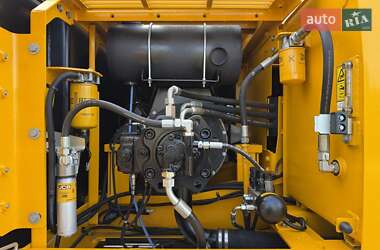 Гусеничний екскаватор JCB JS 205 2025 в 