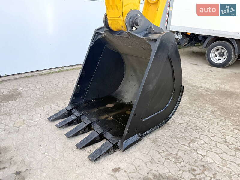Гусеничний екскаватор JCB JS 205 2025 в Києві
