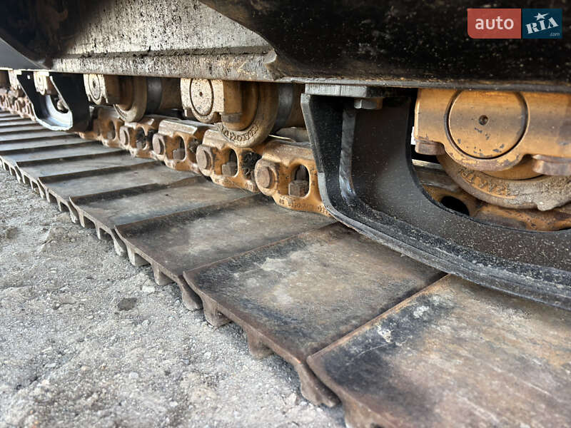 Гусеничный экскаватор JCB JS 210 2012 в Львове