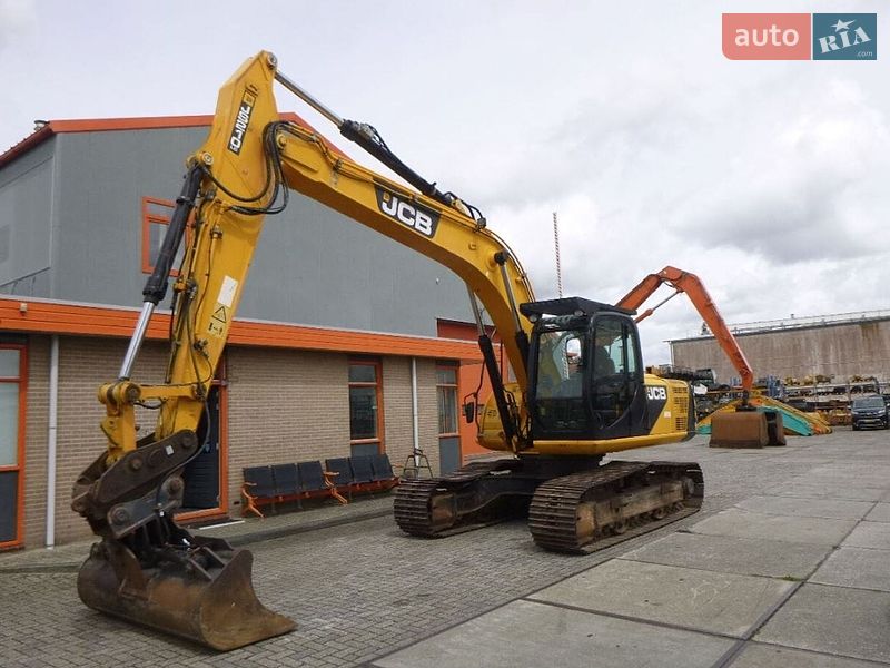 Экскаватор погрузчик JCB JS 210 2013 в Харькове