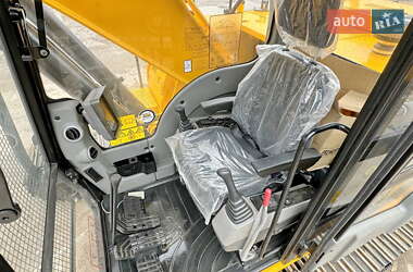 Гусеничный экскаватор JCB JS 215LC 2025 в 