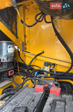Гусеничний екскаватор JCB JS 220 2013 в 