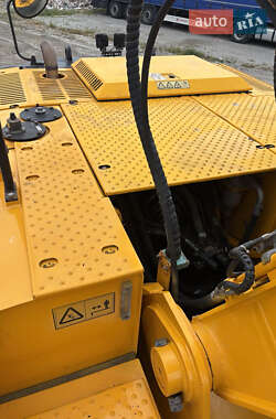 Гусеничний екскаватор JCB JS 220 2013 в 