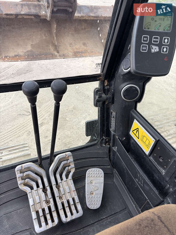 Гусеничний екскаватор JCB JS 220 2013 в Львові