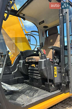 Гусеничный экскаватор JCB JS 220 2014 в 