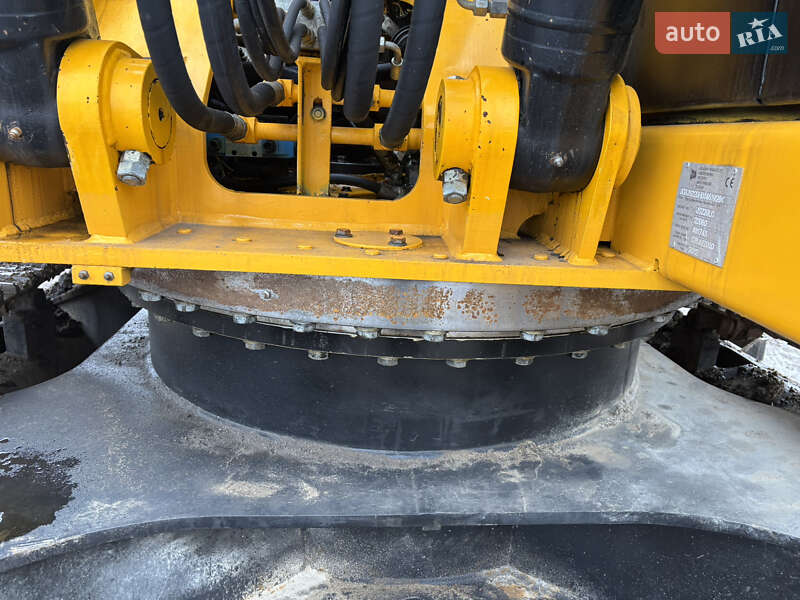 Гусеничный экскаватор JCB JS 220 2012 в Львове