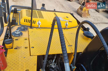 Гусеничний екскаватор JCB JS 220LC 4F 2017 в 