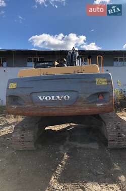 Гусеничный экскаватор JCB JS 220LC 2007 в 