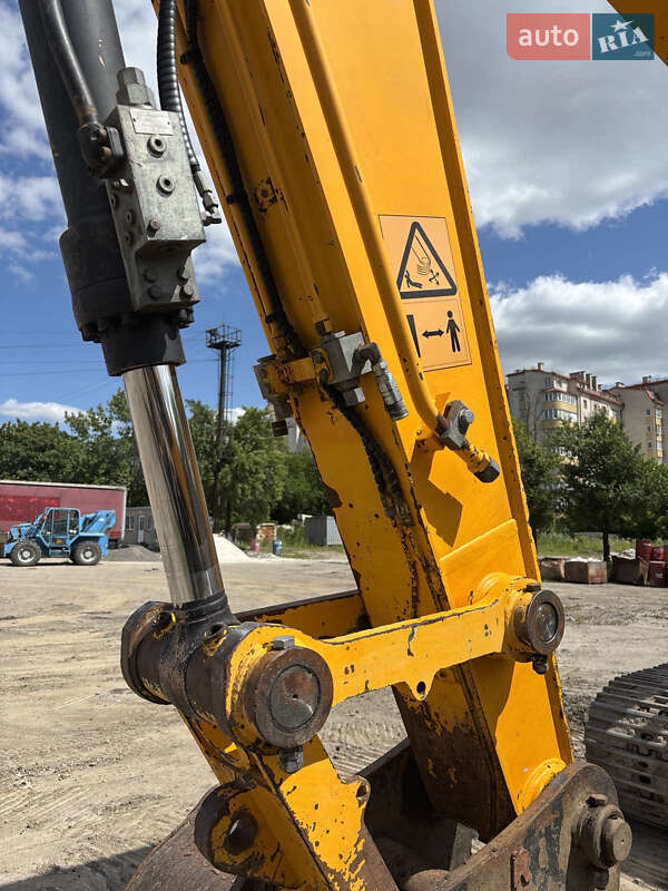 Гусеничний екскаватор JCB JS 220LC 2012 в Львові