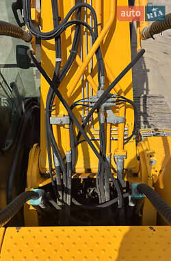 Гусеничный экскаватор JCB JS 220LC 2012 в 