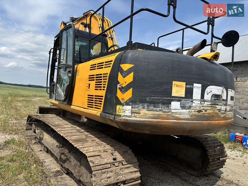 JCB JS 220LC 2014