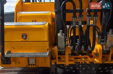 Гусеничный экскаватор JCB JS 220LC 2021 в 