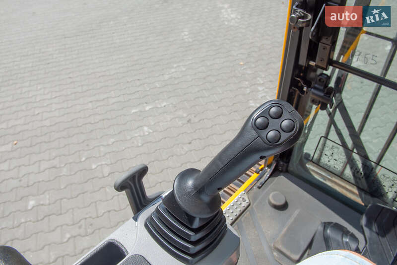 Гусеничный экскаватор JCB JS 220LC 2021 в Житомире фото 28 Гусеничный экскаватор JCB JS 220LC 2021 в Житомире