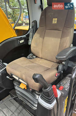 Гусеничный экскаватор JCB JS 220LC 2014 в 