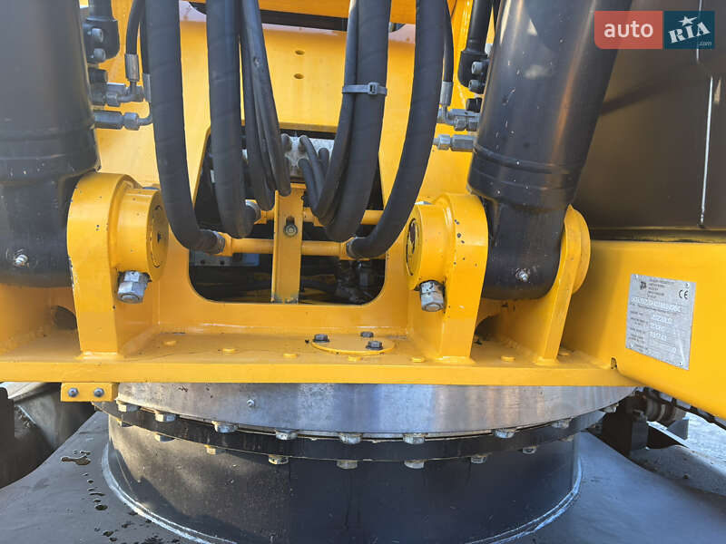 Гусеничный экскаватор JCB JS 220LC 2012 в Львове