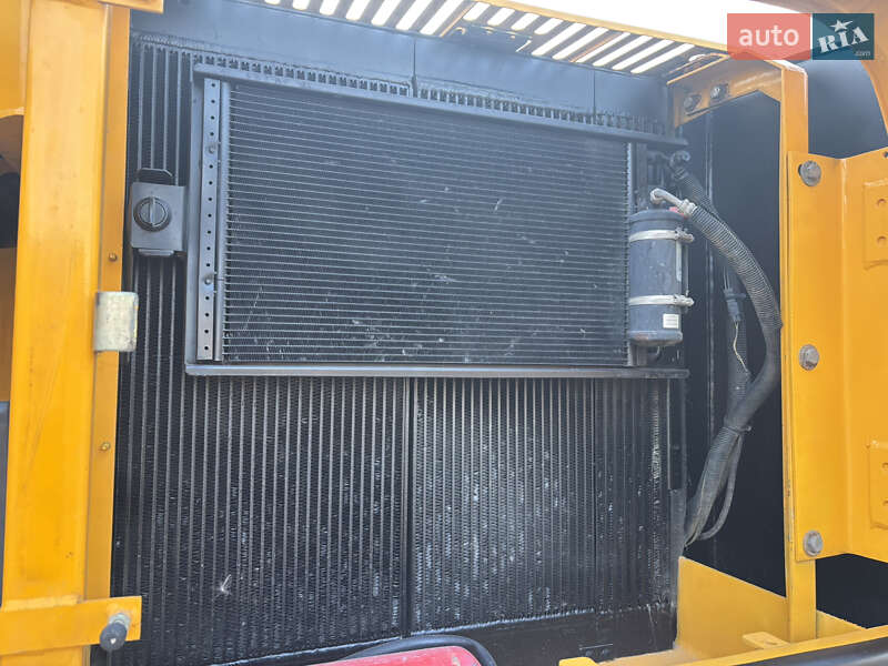 Гусеничный экскаватор JCB JS 220LC 2012 в Львове