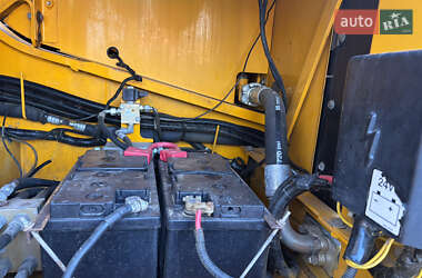 Гусеничний екскаватор JCB JS 220LC 2012 в Львові