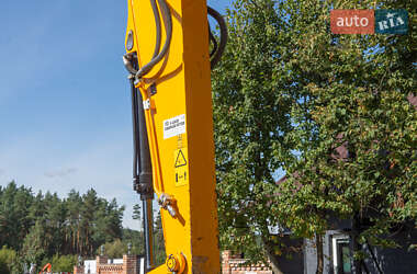 Гусеничный экскаватор JCB JS 220LC 2021 в 