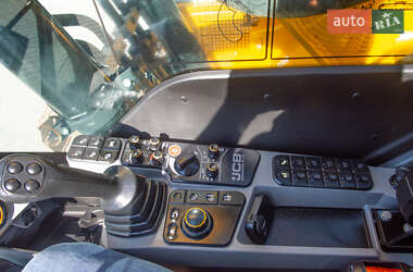 Гусеничный экскаватор JCB JS 220LC 2021 в 