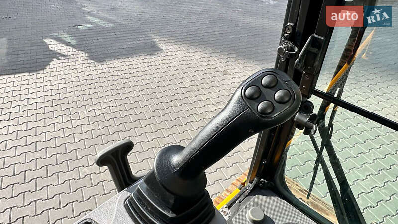 Гусеничный экскаватор JCB JS 220LC 2022 в Житомире фото 16 Гусеничный экскаватор JCB JS 220LC 2022 в Житомире