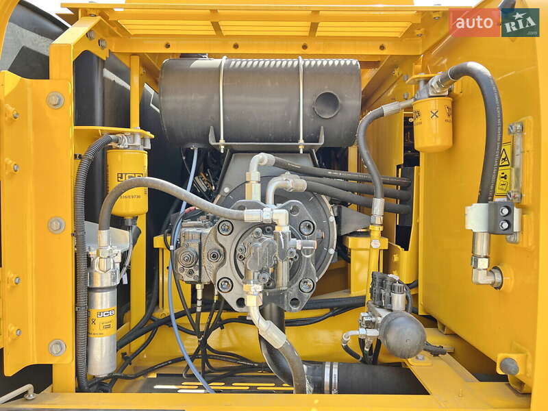 Гусеничный экскаватор JCB JS 220LC 2025 в Киеве