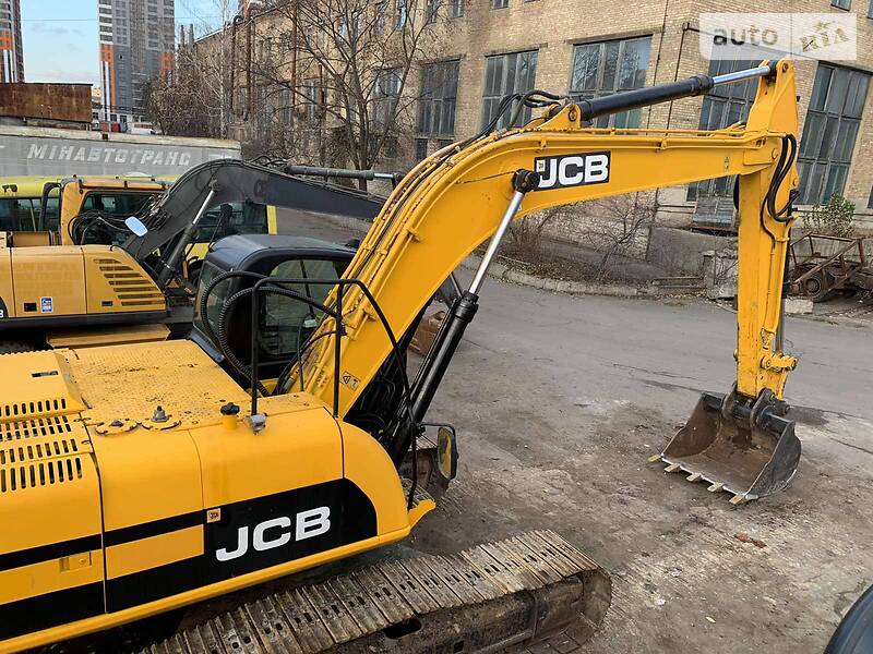 Гусеничный экскаватор JCB JS 240 2010 в Киеве