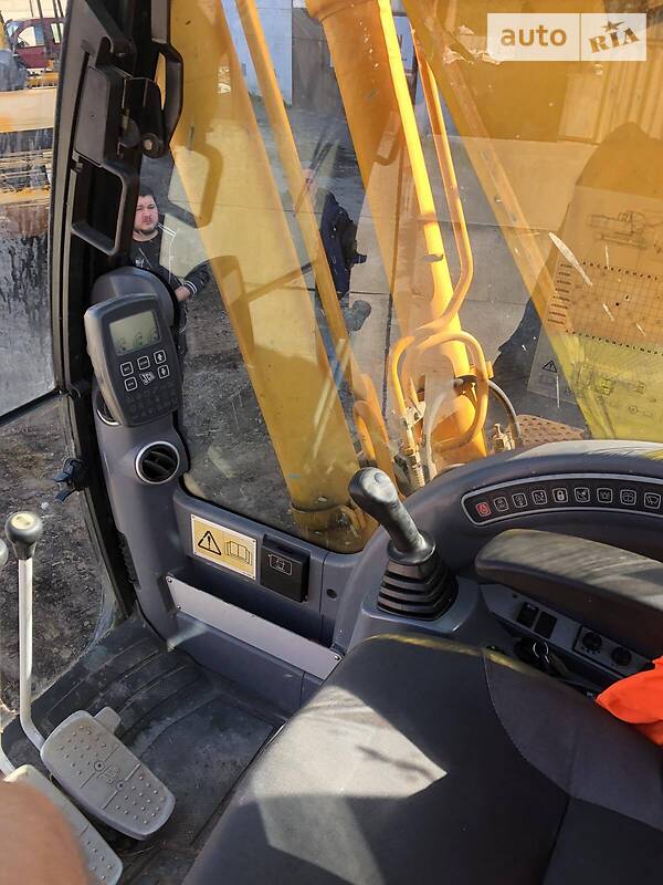 Екскаватор навантажувач JCB JS 240 2004 в Калуші