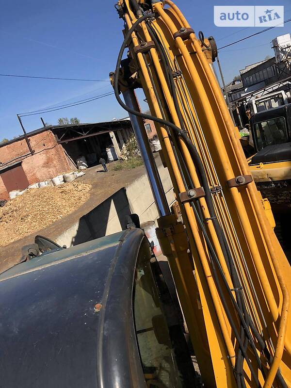Екскаватор навантажувач JCB JS 240 2004 в Калуші
