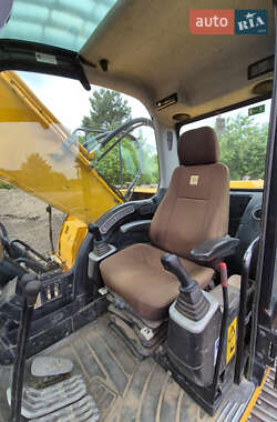 Гусеничный экскаватор JCB JS 240 2011 в 