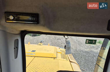 Гусеничный экскаватор JCB JS 240 2011 в 