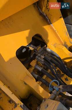 Гусеничный экскаватор JCB JS 240 2015 в 