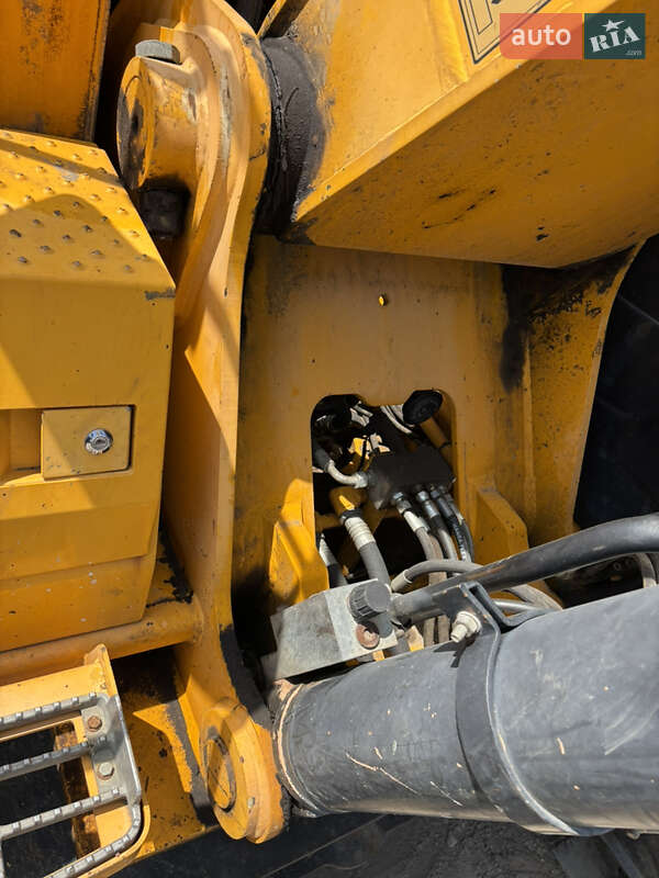 Гусеничний екскаватор JCB JS 240NC 2012 в Львові