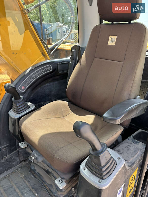 Гусеничний екскаватор JCB JS 240NC 2012 в Львові