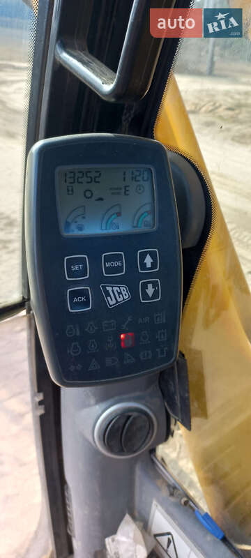 Гусеничный экскаватор JCB JS 240NC 2007 в Львове