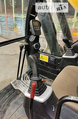 Екскаватор навантажувач JCB JS 290 2011 в Києві